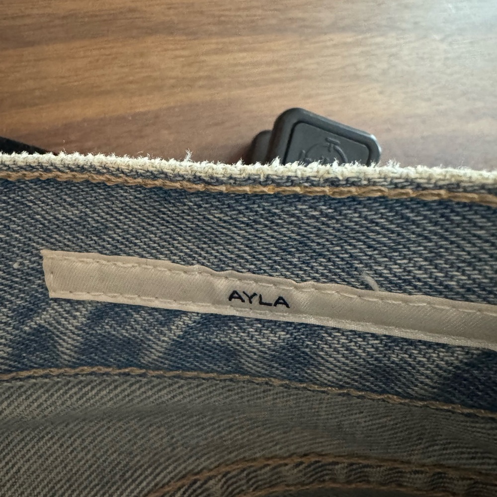 Citizens of Humanity Ayla cuffed Jean. Size 30 - Picture 4 of 4